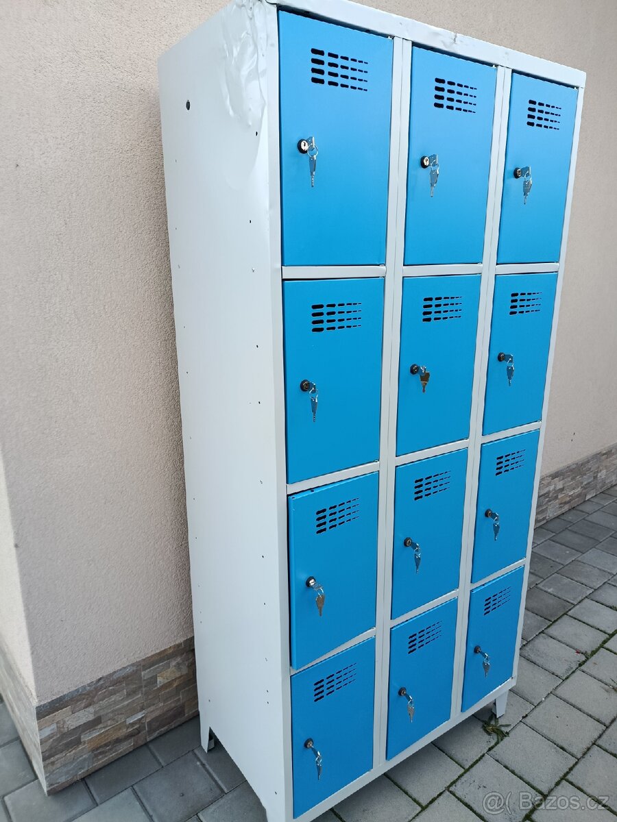 Plechová skříň 12 boxů - 6