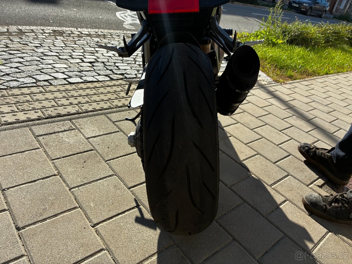 Honda CB1000R - 6