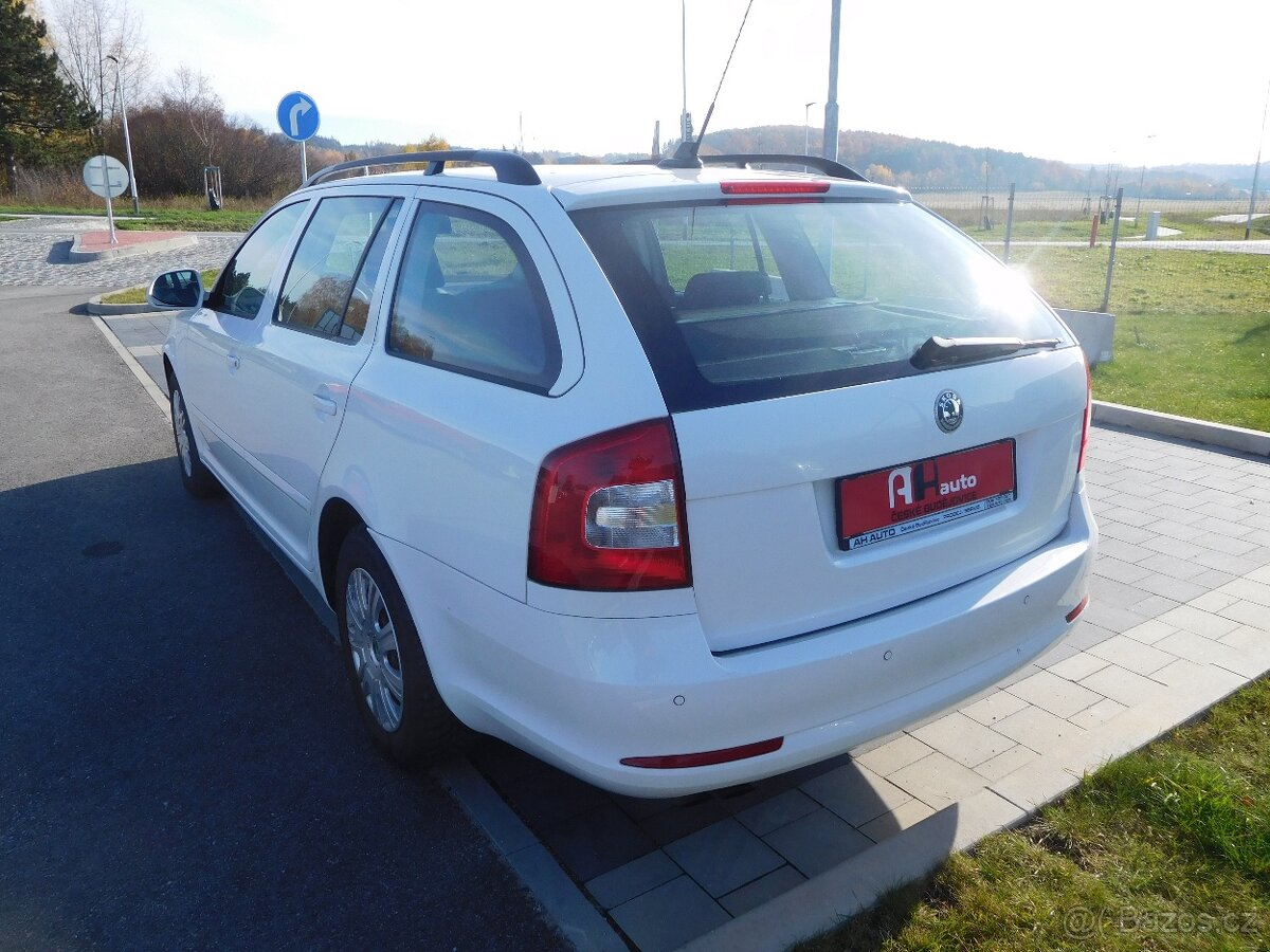 Škoda Octavia Combi 2.0 TDi Elegance, 103 kW, Klima - 6