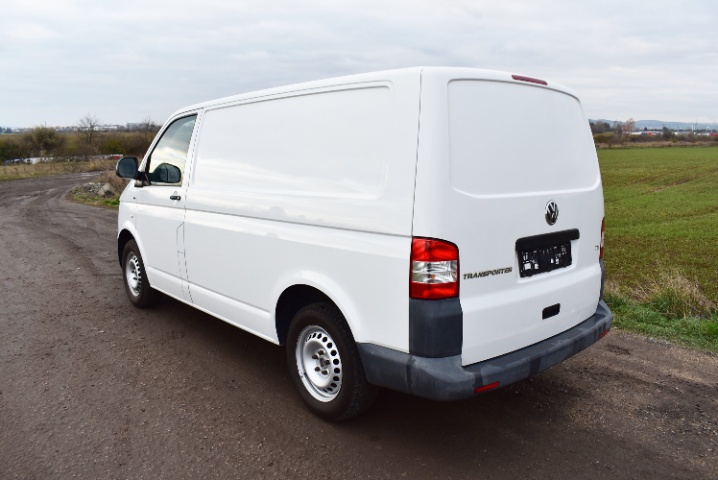 VOLKSWAGEN TRANSPORTER 2,0TDI 300 520 KM,AC,TAŽNÉ,TOP - 6