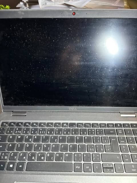 Dell Latitude 5521 – i7-11850H / 32GB RAM / 1TB SSD - 6