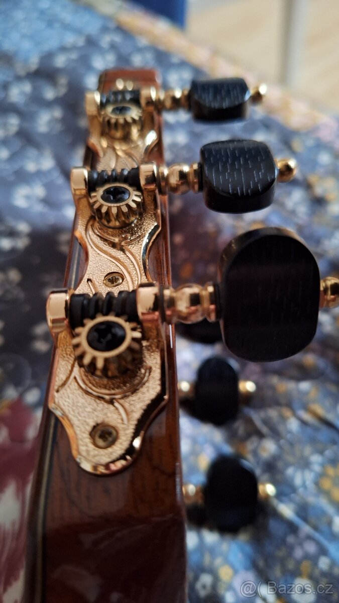 Celomasivní 4/4 klasická kytara Martinez MCG-118S - 6