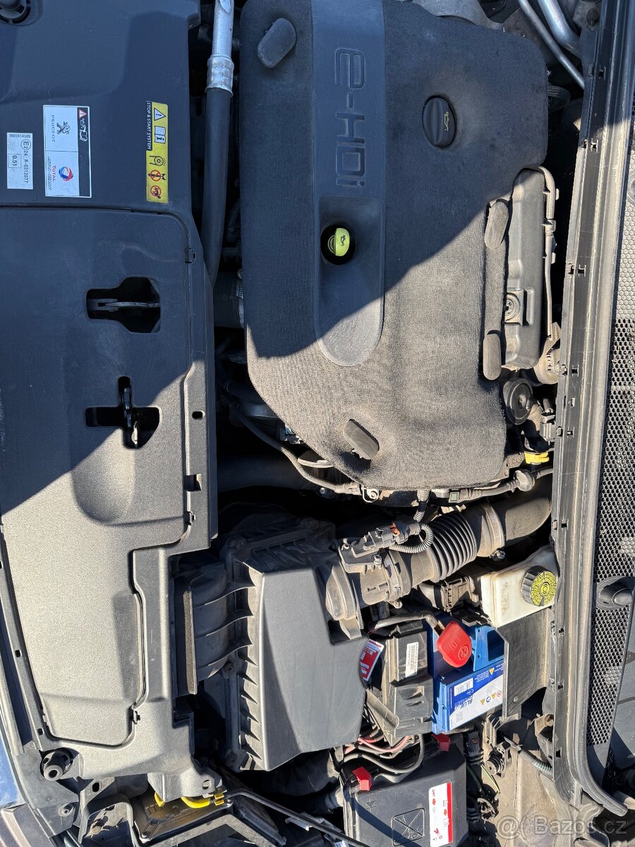 Peugeot 308 2.0 HDI facelift - 6