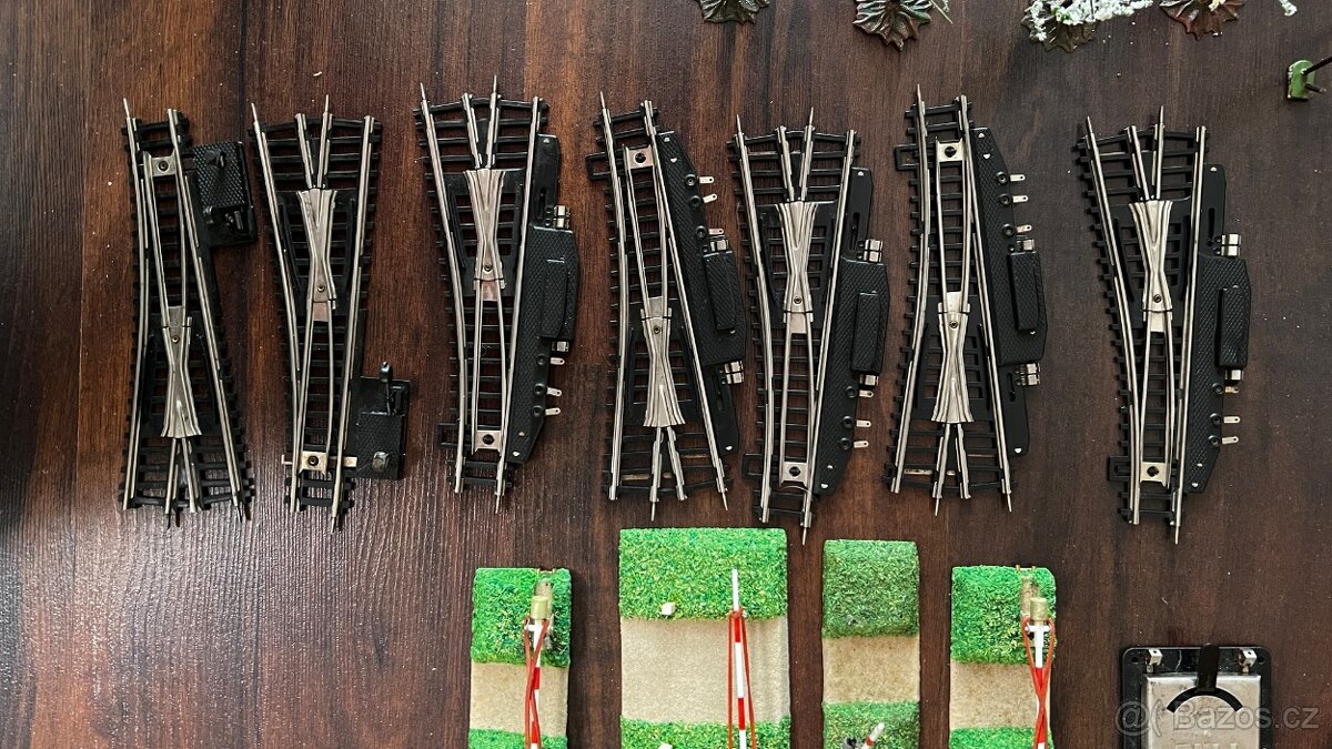 Železnice HO - vláčky, domečky, koleje - 6