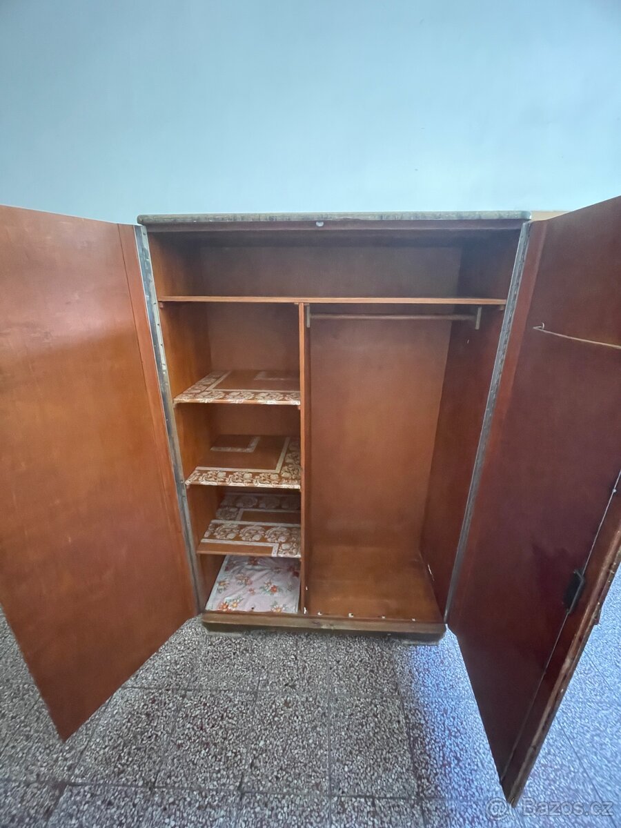 Starožitná skříň ( 40-50 léta ) - 6