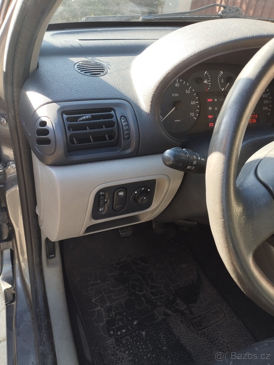 Renault Thalia r.v.2003 - 6