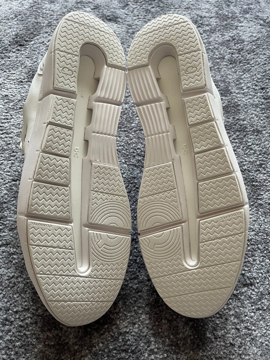 8x boty On Running Cloud vel. 44 - 45 - 6