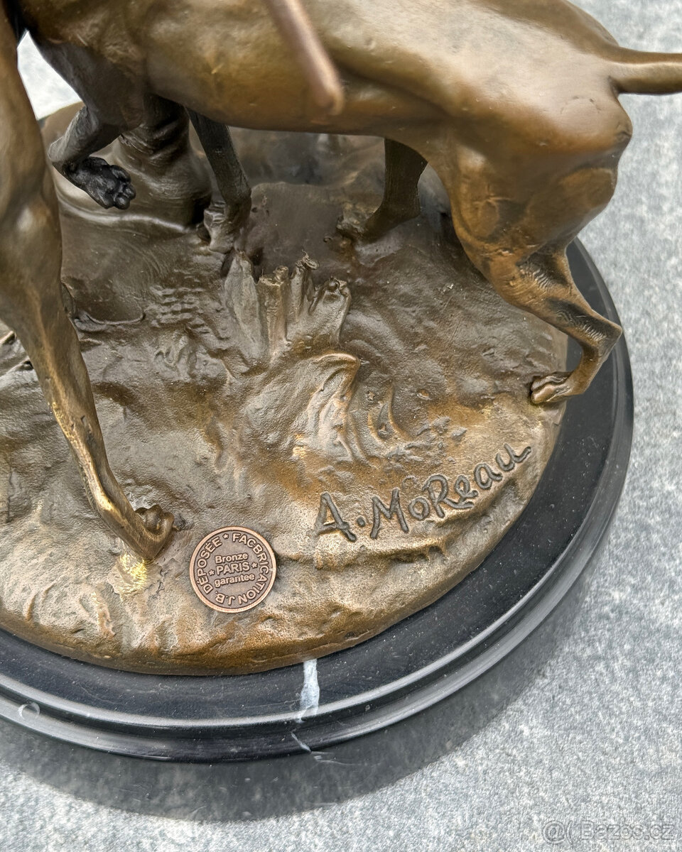 Bronzová socha Lovec s dvěma psy luxusní lovecká dekorace - 6