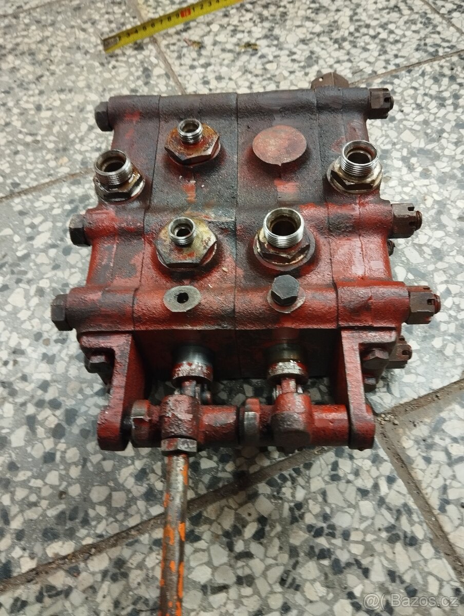 Hydraulický rozvaděč - 6