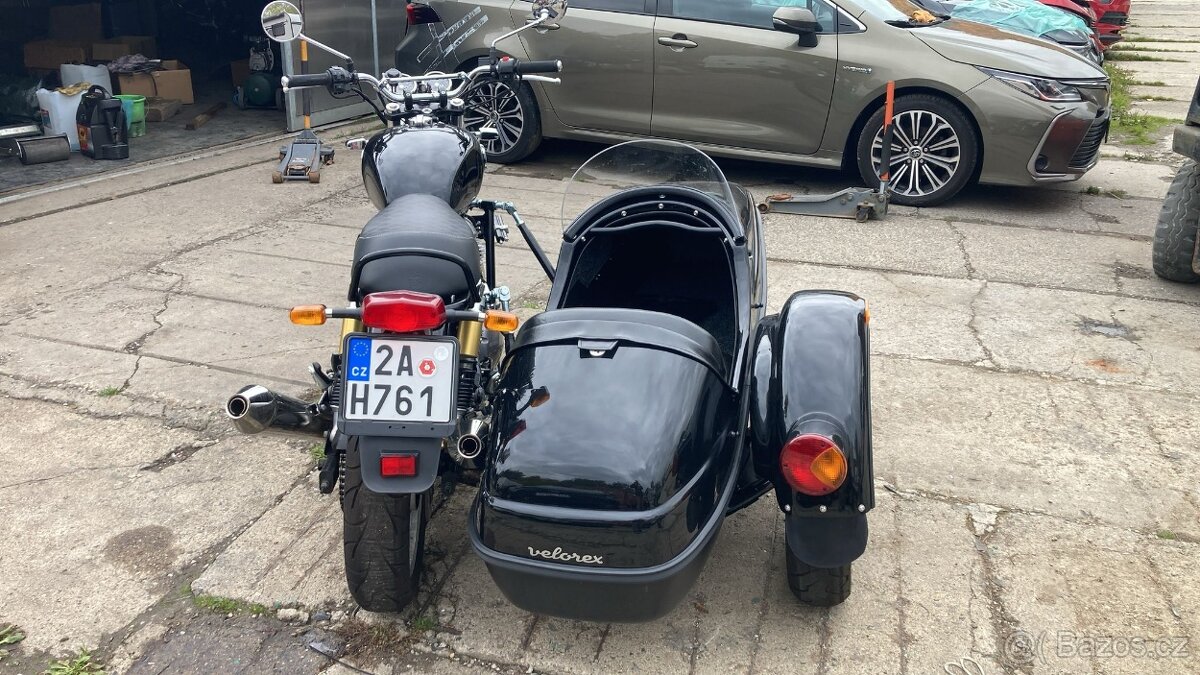 Royal Enfield Interceptor - 6