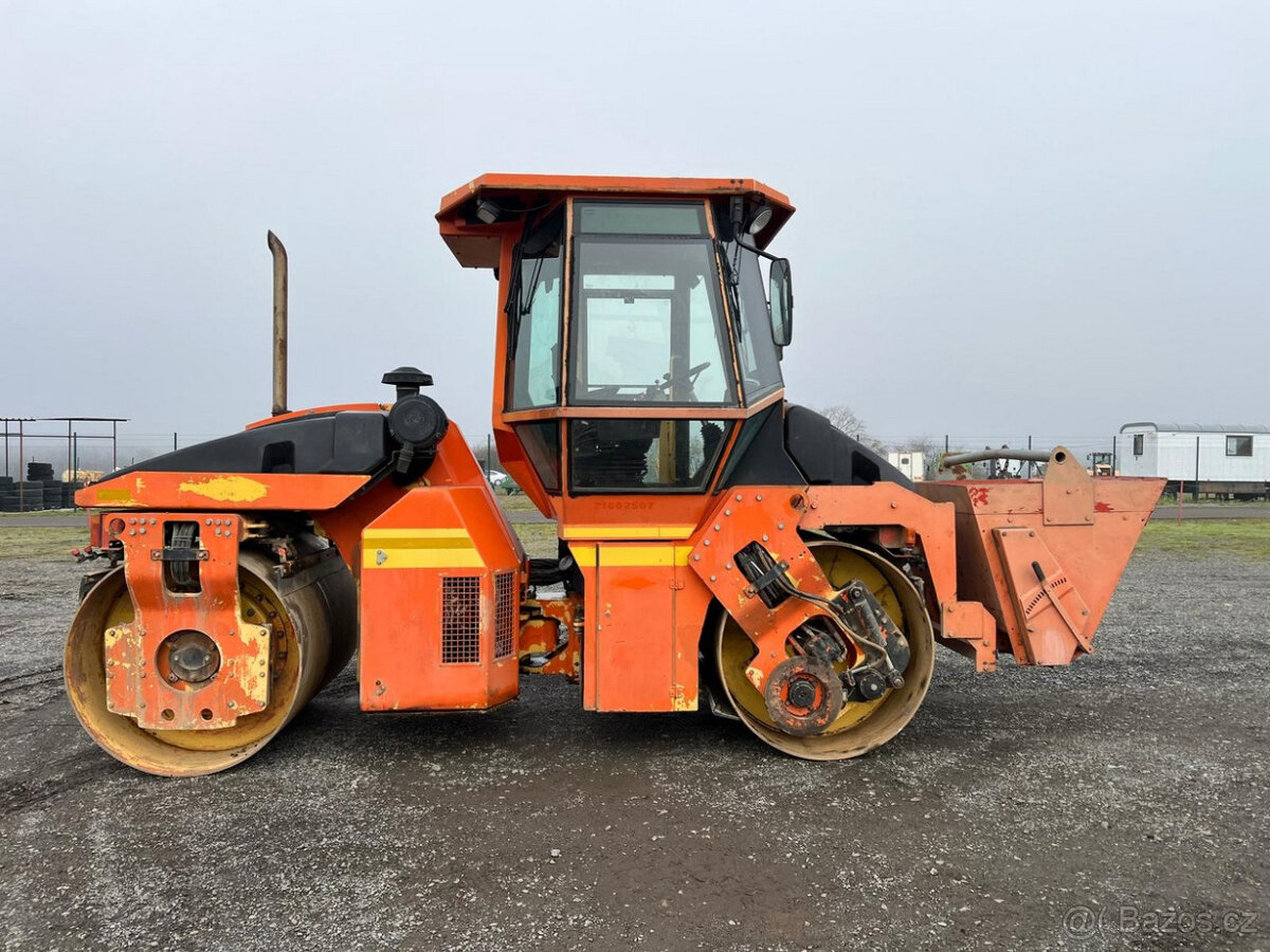 Vibrační válec DYNAPAC CC232+ PODRCOVAČ, ROK 2006 - 6