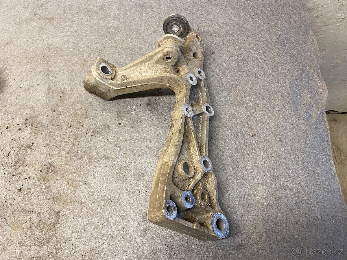 VW GOLF 5 2003-2008 - KONZOLE PŘEDNÍCH RAMEN - 6