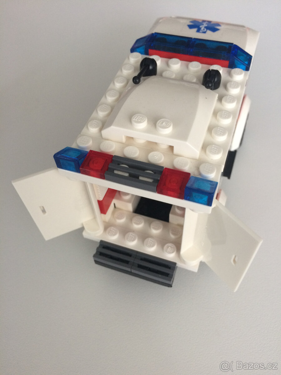 LEGO City 7890 Sanitka - 6