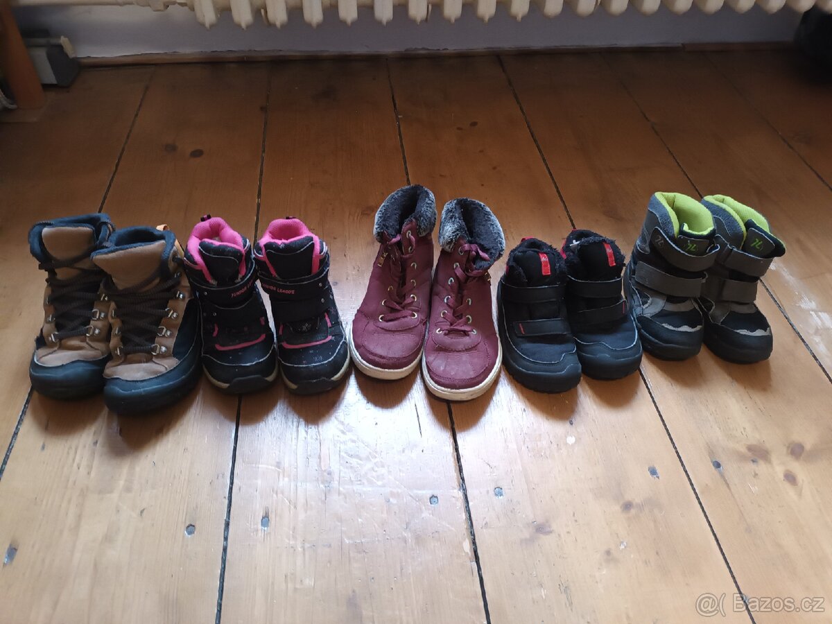 Dětské oblečení a boty, pro děti 3-12 let, víc než 150 kusů - 6