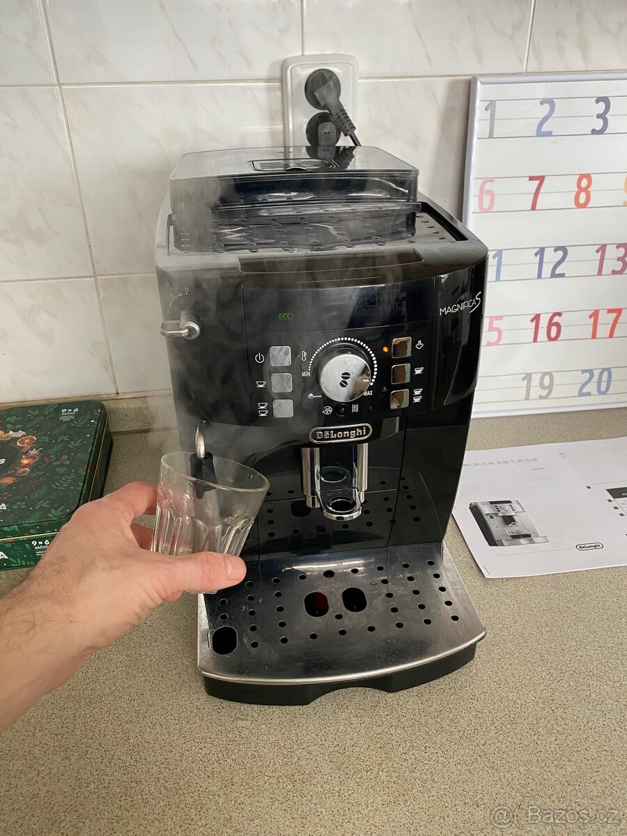 Kávovar Delonghi Magnifica S - 6