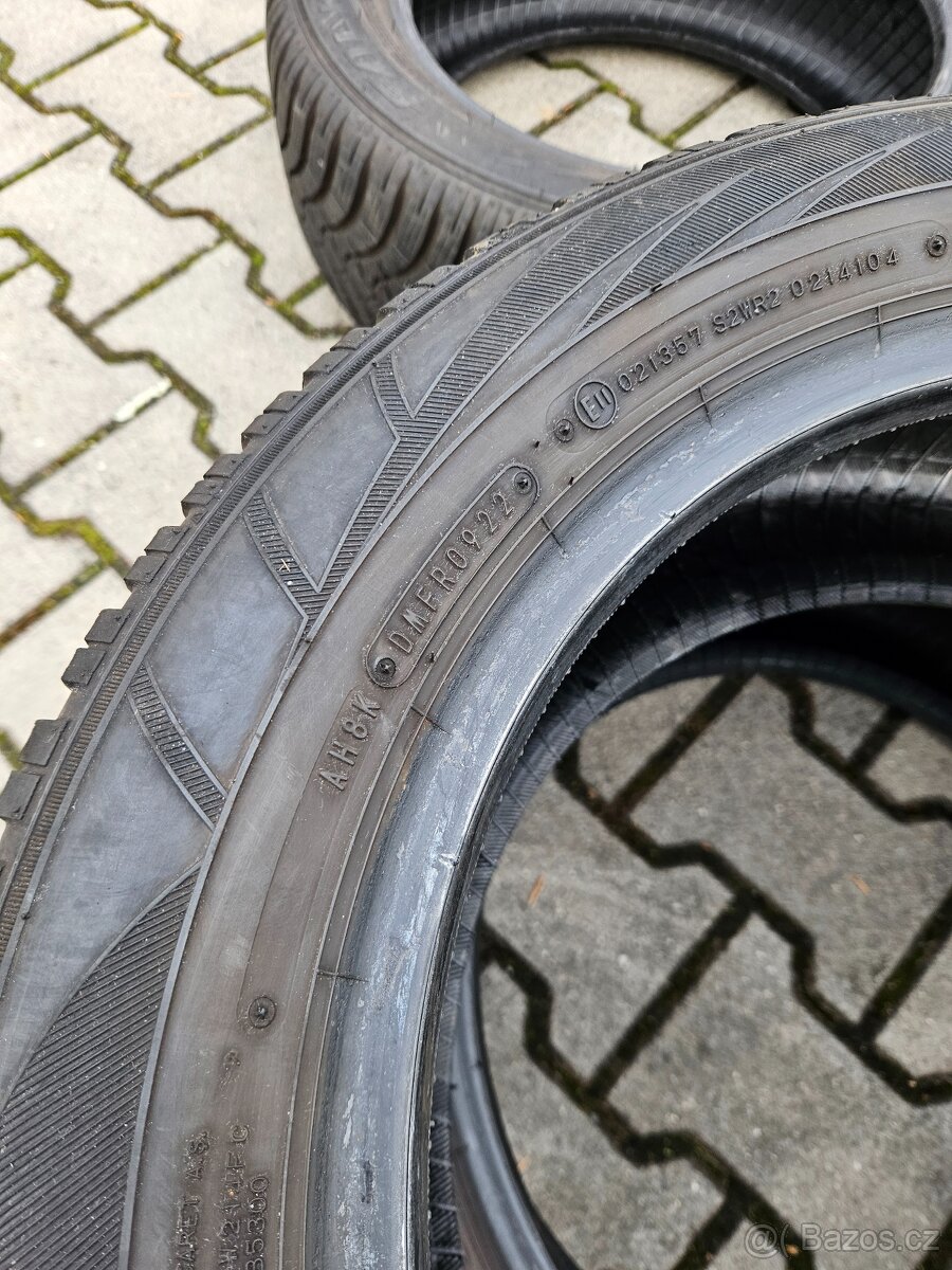 Zimní Falken 205/55/16 - 95% - 6