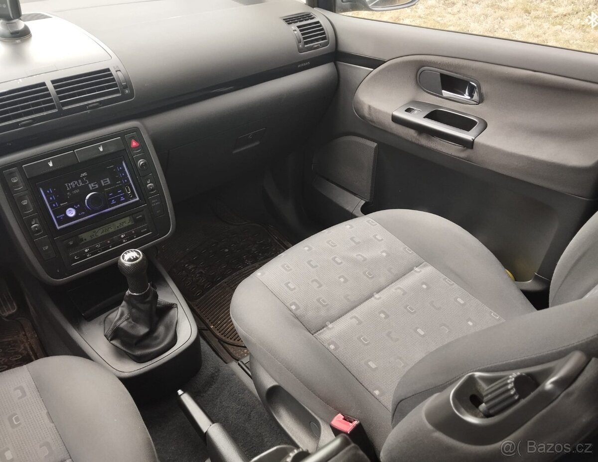 Volkswagen Sharan 2.0 - Benzín - 6