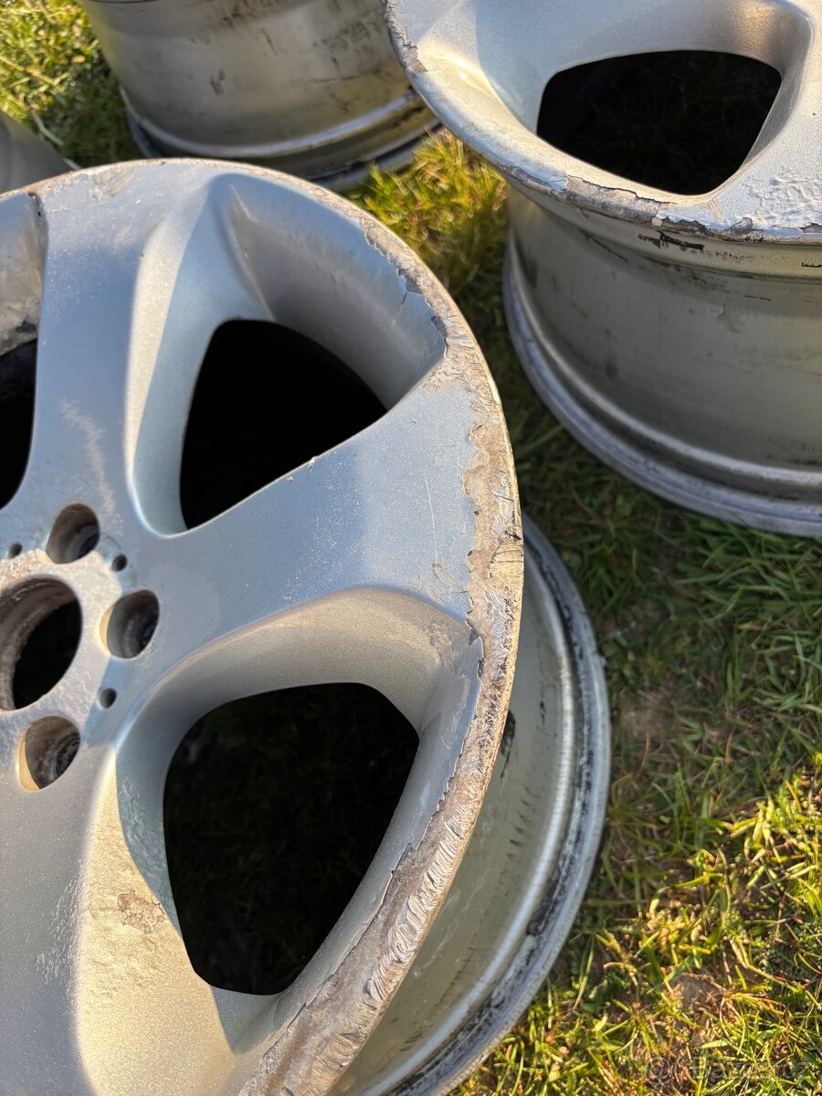Kola BMW Styling 132 R19 - 6