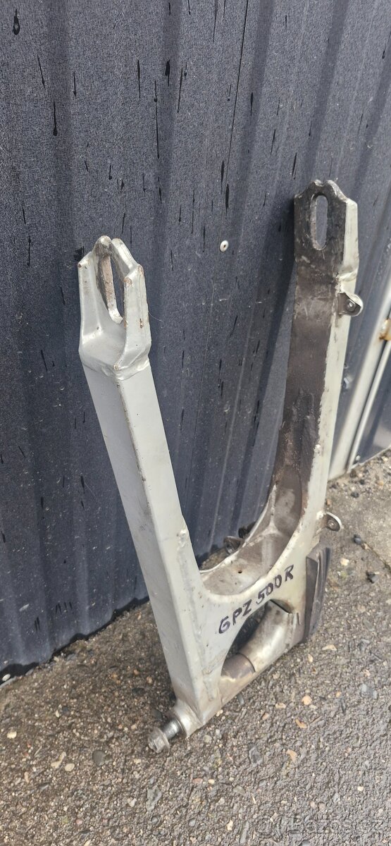 Kawasaki GPZ500 S - 6