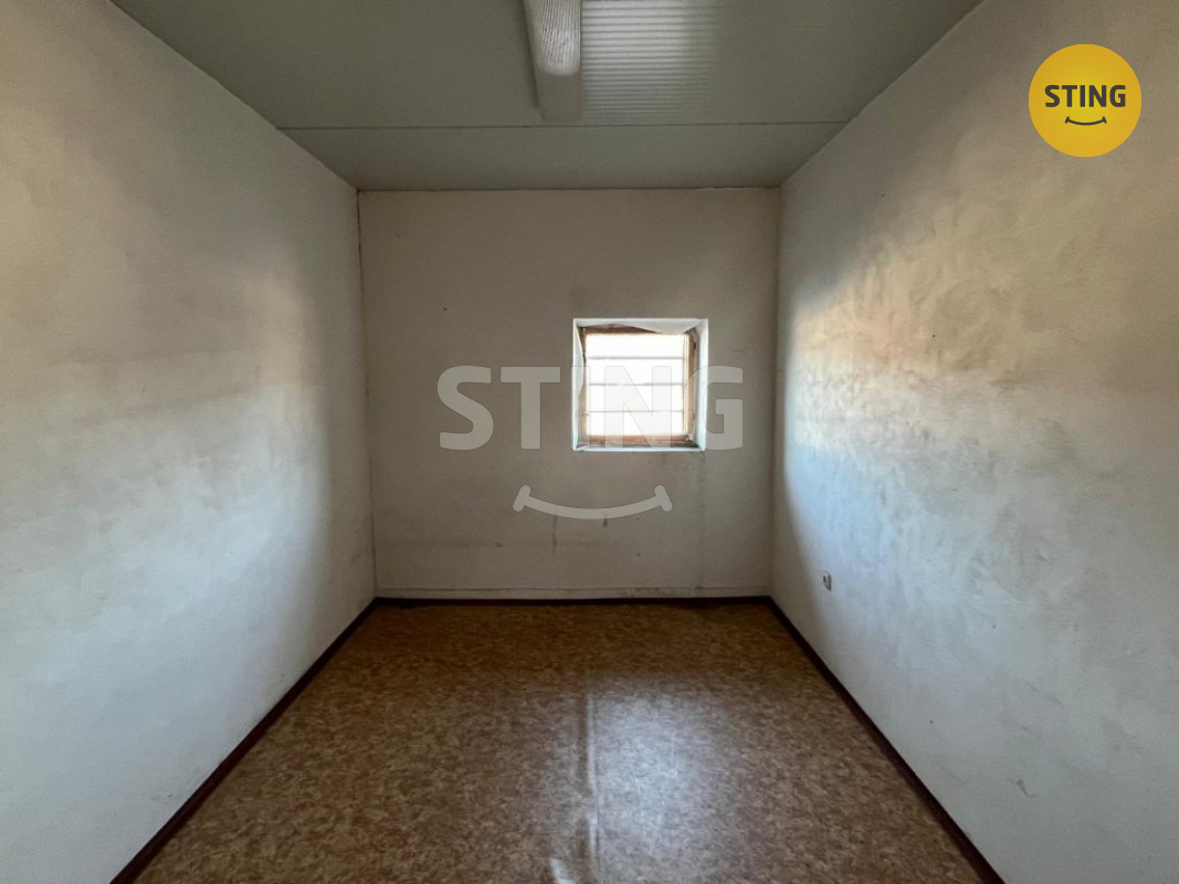 Pronájem haly s rampou a kanceláří. , 133432 - 6