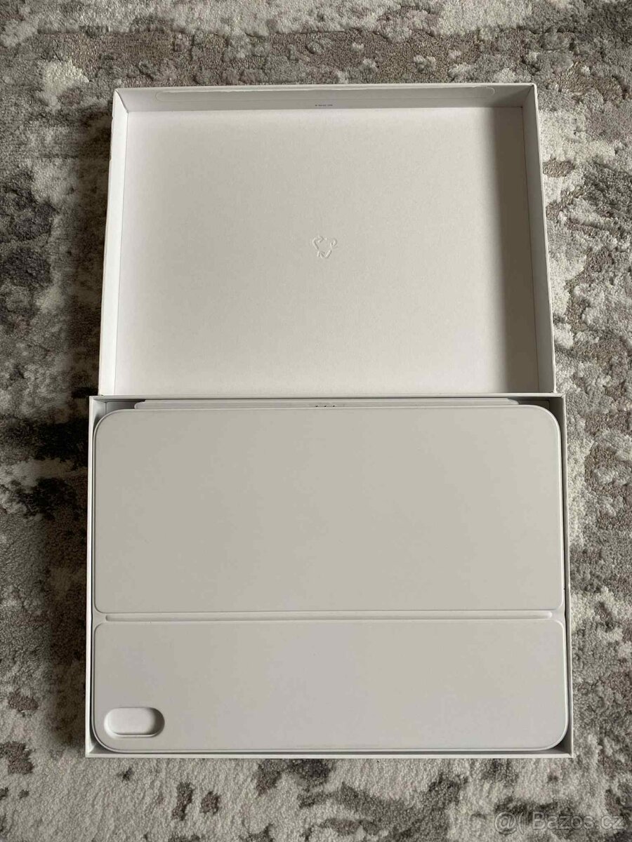 Apple Magic Keyboard pro iPad (10th generation) - česká - 6