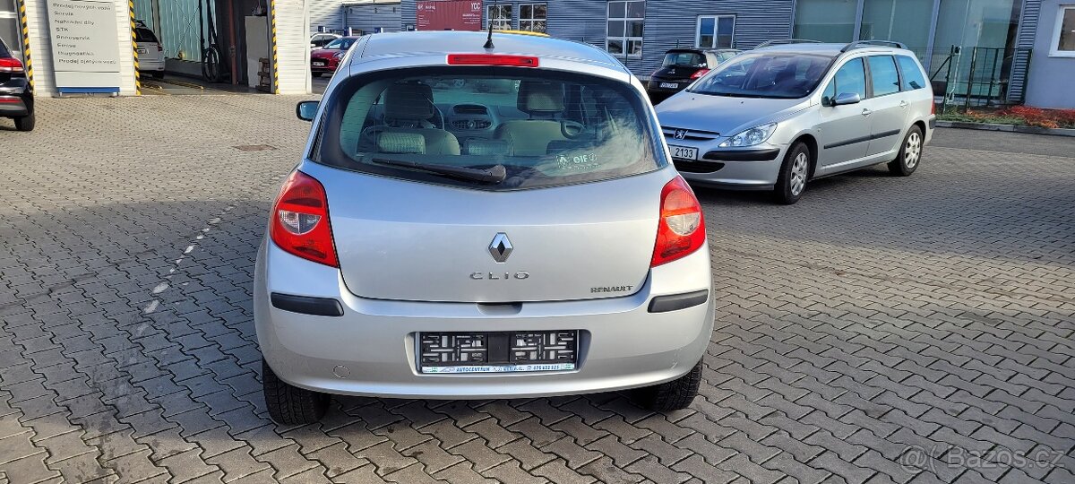 Renault clio rok 2006 najeto 130 tisíc 1.6 16v - 6