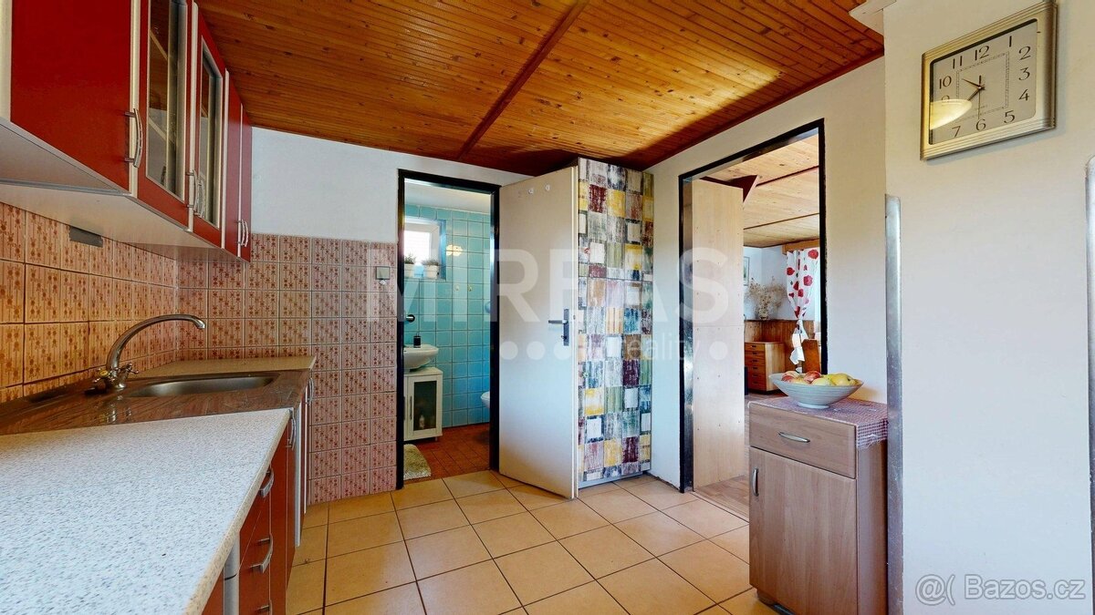 Sadská, prodej chaty 3+1 46,5 m2 + garáž 19 m2, na pozemku 3 - 6