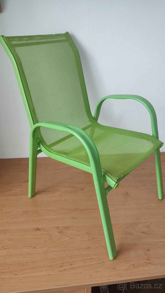 Prodám dětský stolek a židličku - 6