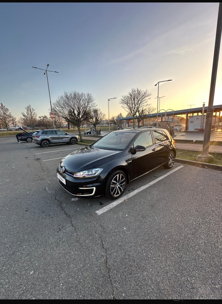 Volkswagen e-Golf 2018 | MAX výbava | SOH 93 % 🔋 - 6
