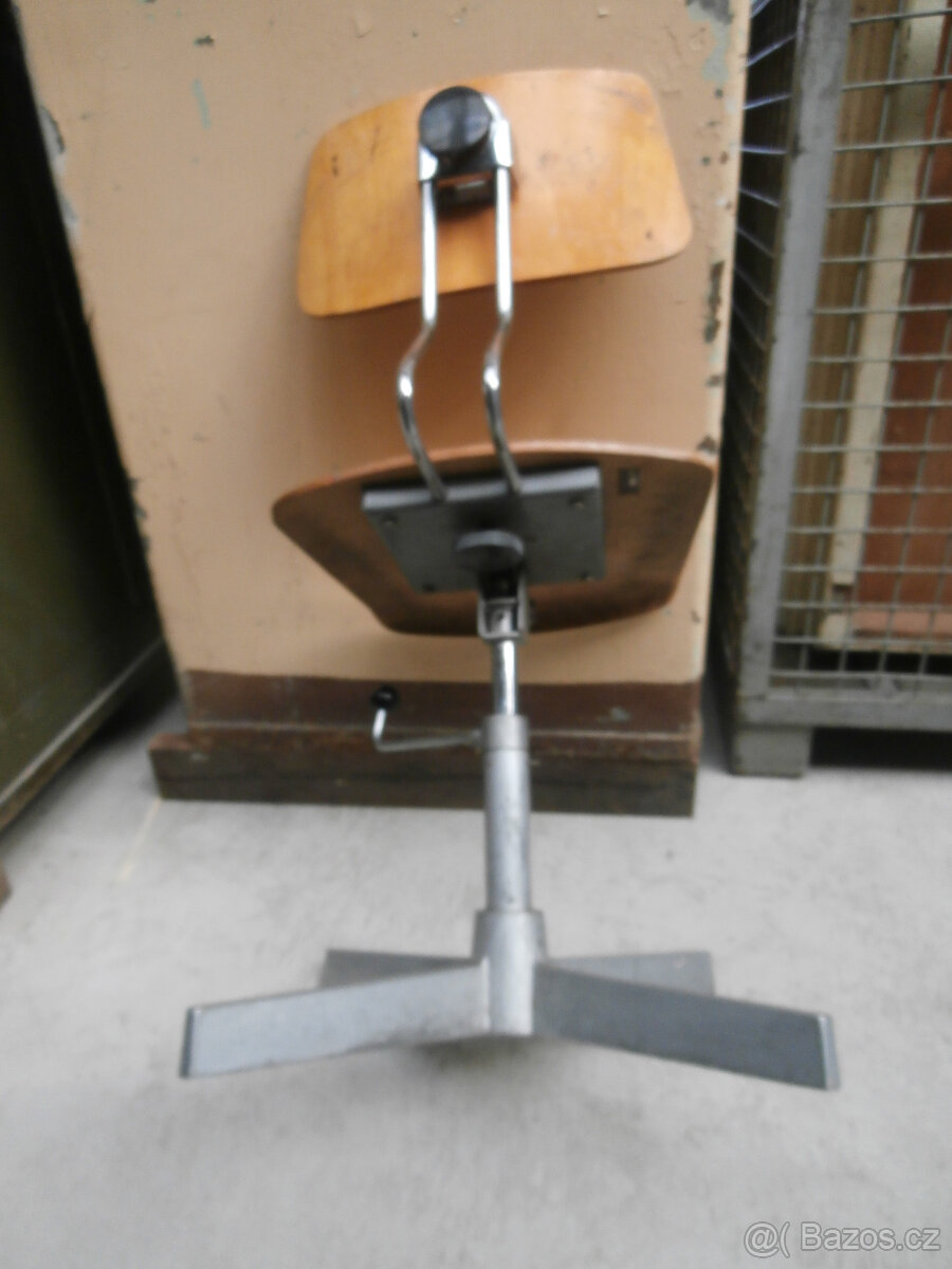 Židle KOVONA, RETRO kovová dílenská pojízdná za 500 kč - 6