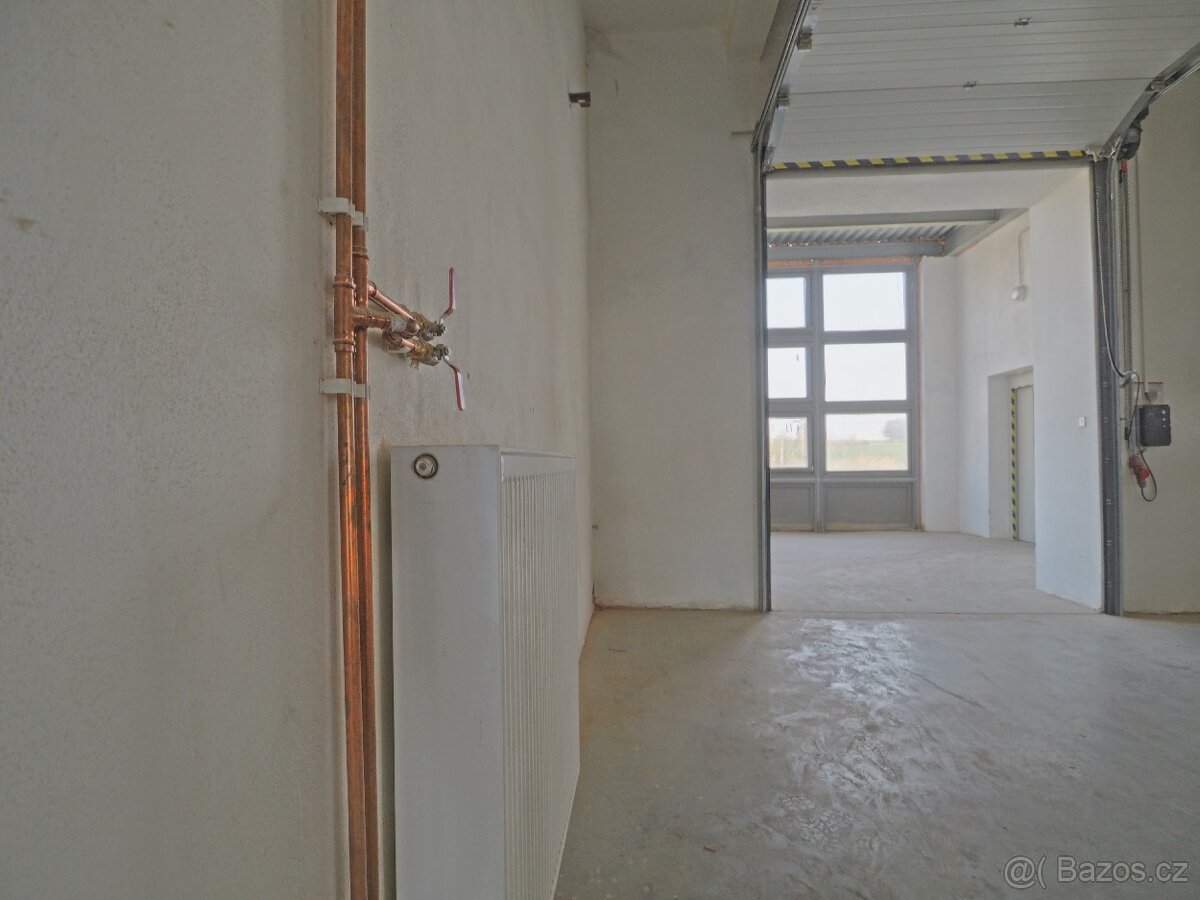 Pronájem obchodních prostor 322 m² - 6