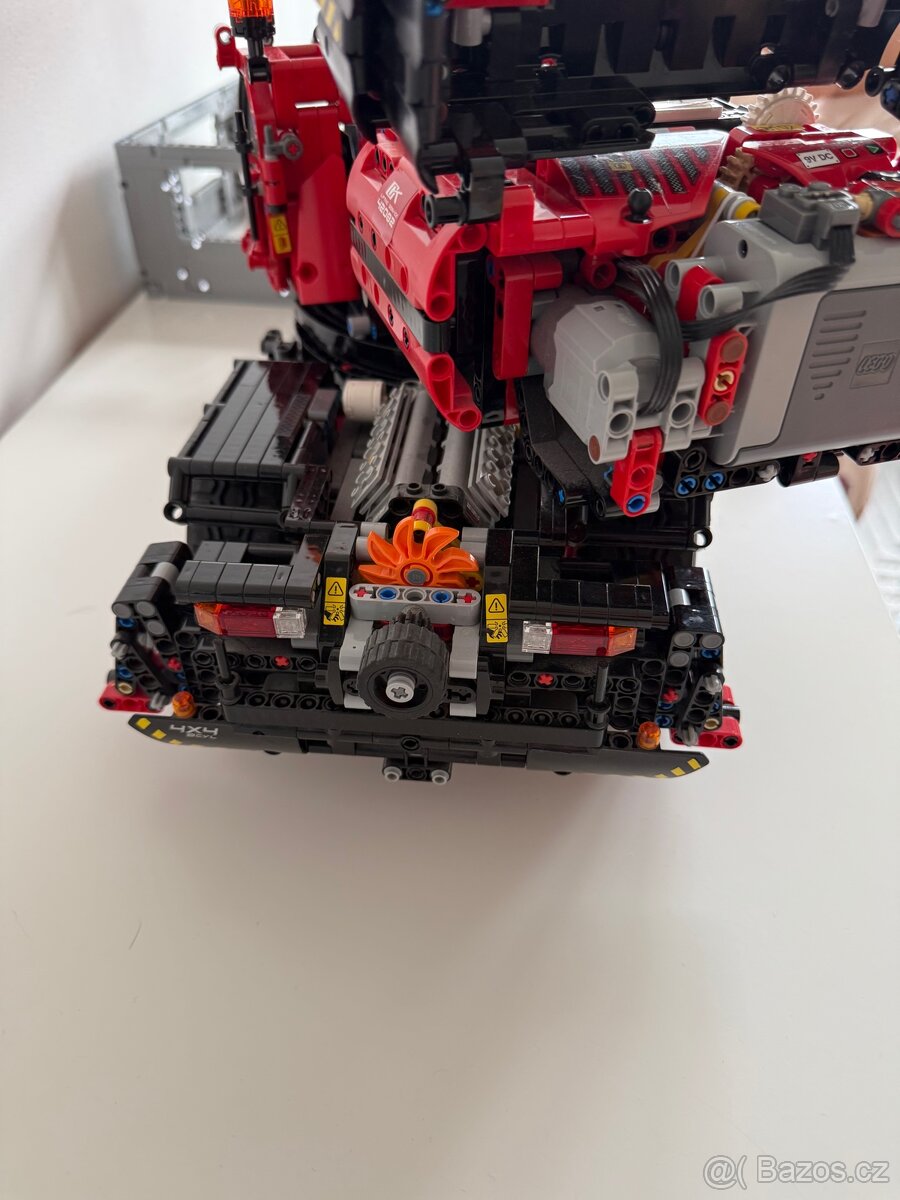 LEGO Technic 42082 - 6