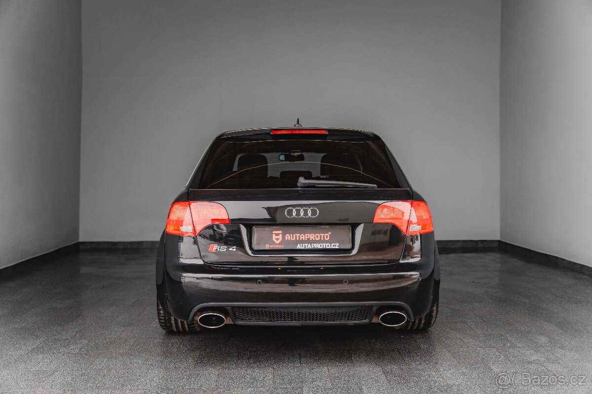 AUDI RS4-Avant-4.2 V8-Quattro-R19 - 6