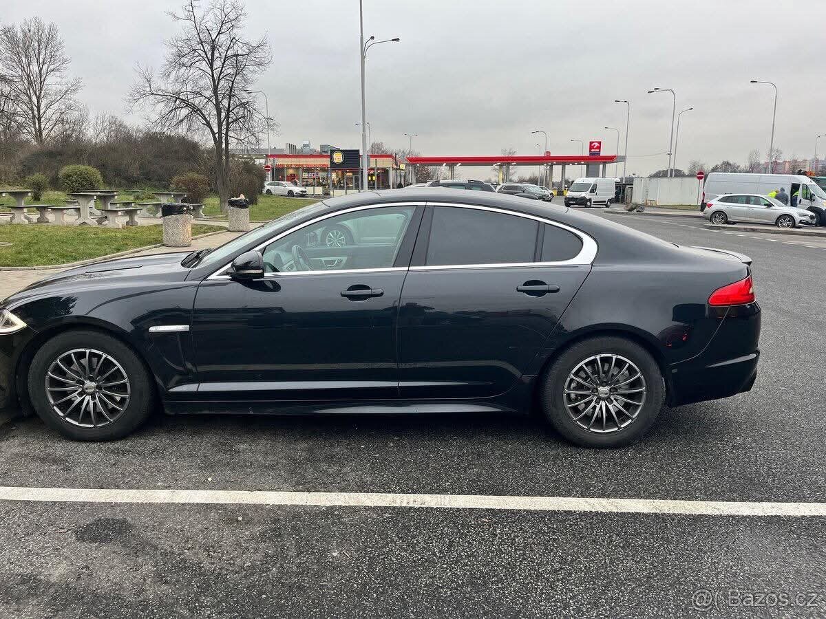 Jaguár XF 2.2d 147kw, Luxury , 2013, 230xxx - 6