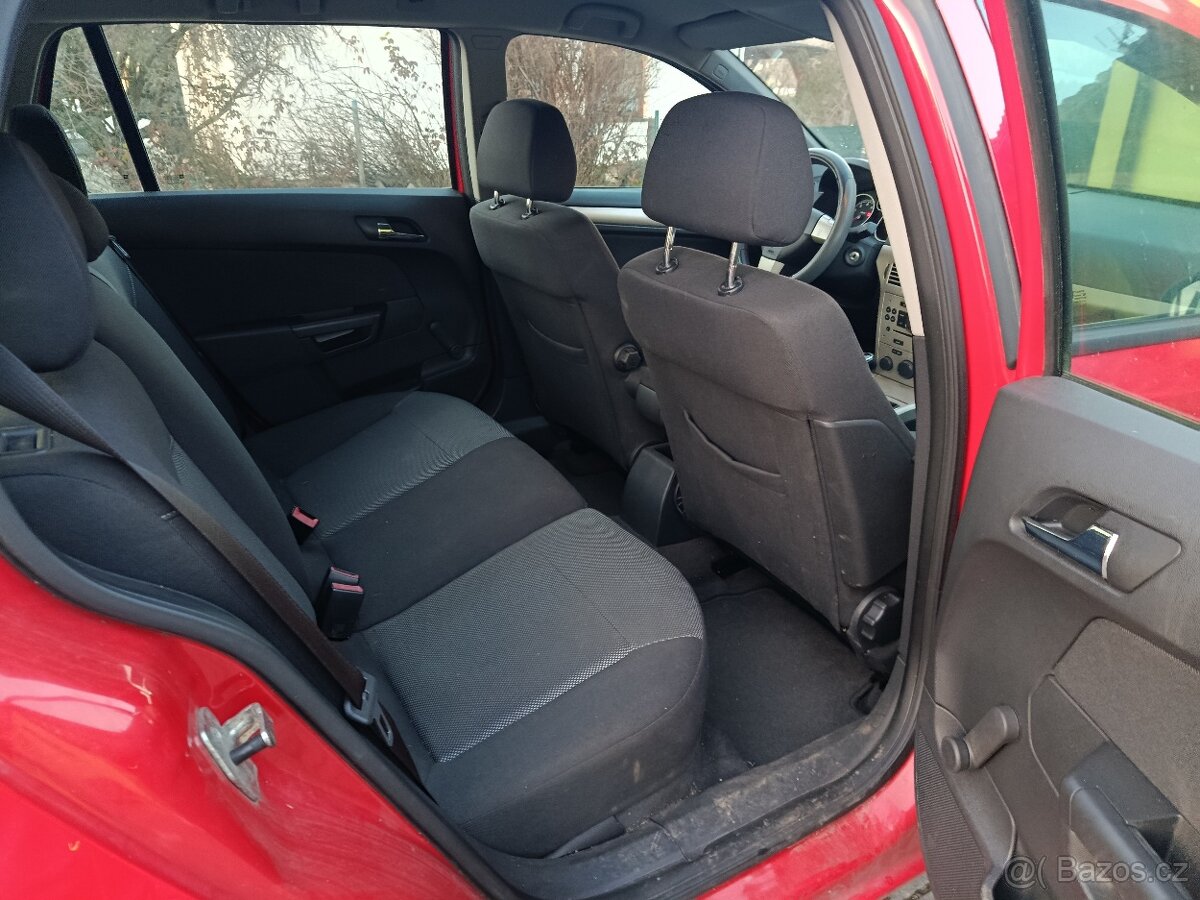 Opel Astra combi 2008 - 6