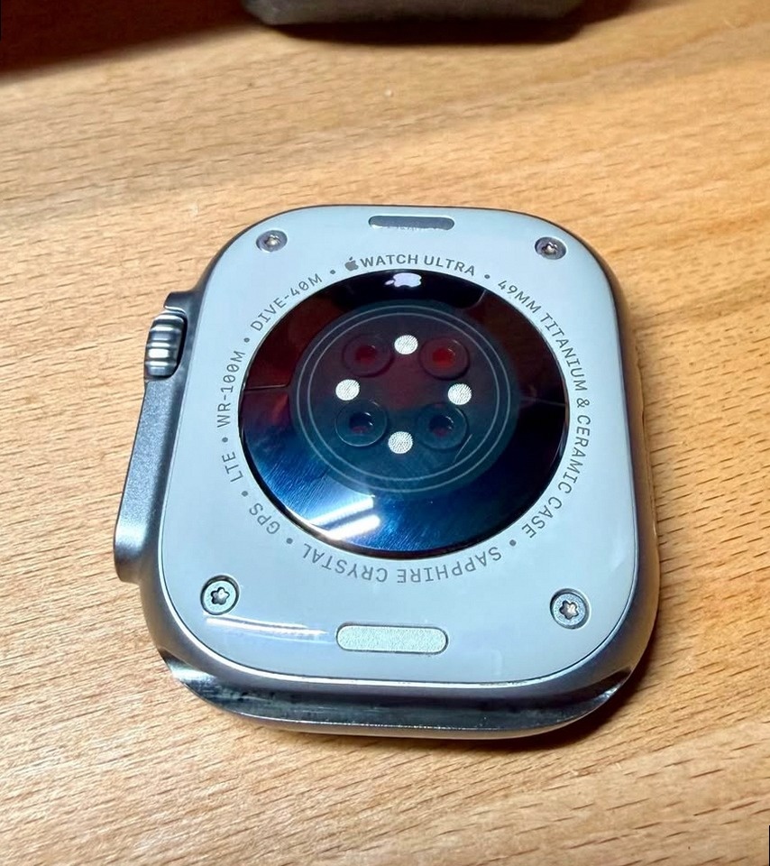 Apple Watch Ultra 1. generace - 6