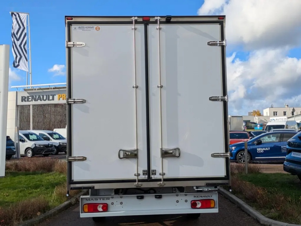 Renault Master, skříň 8EP d.4,2 š.2,15 v.2,2 - 6