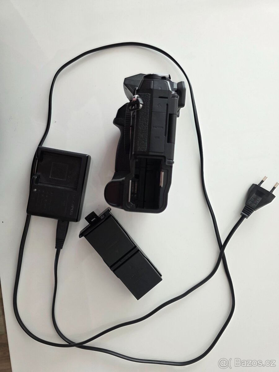 Olympus OM-D E-M1X tělo - 6