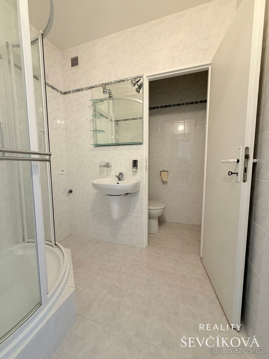 Pronájem bytu 1+1, 41 m2 – tř. Edvarda Beneše - 6