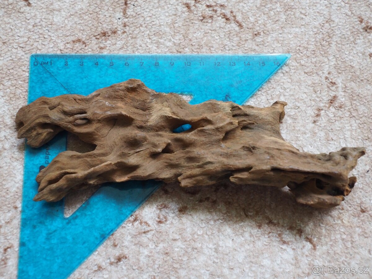 Akvarijní dekorace - děrované dřevo. - 6