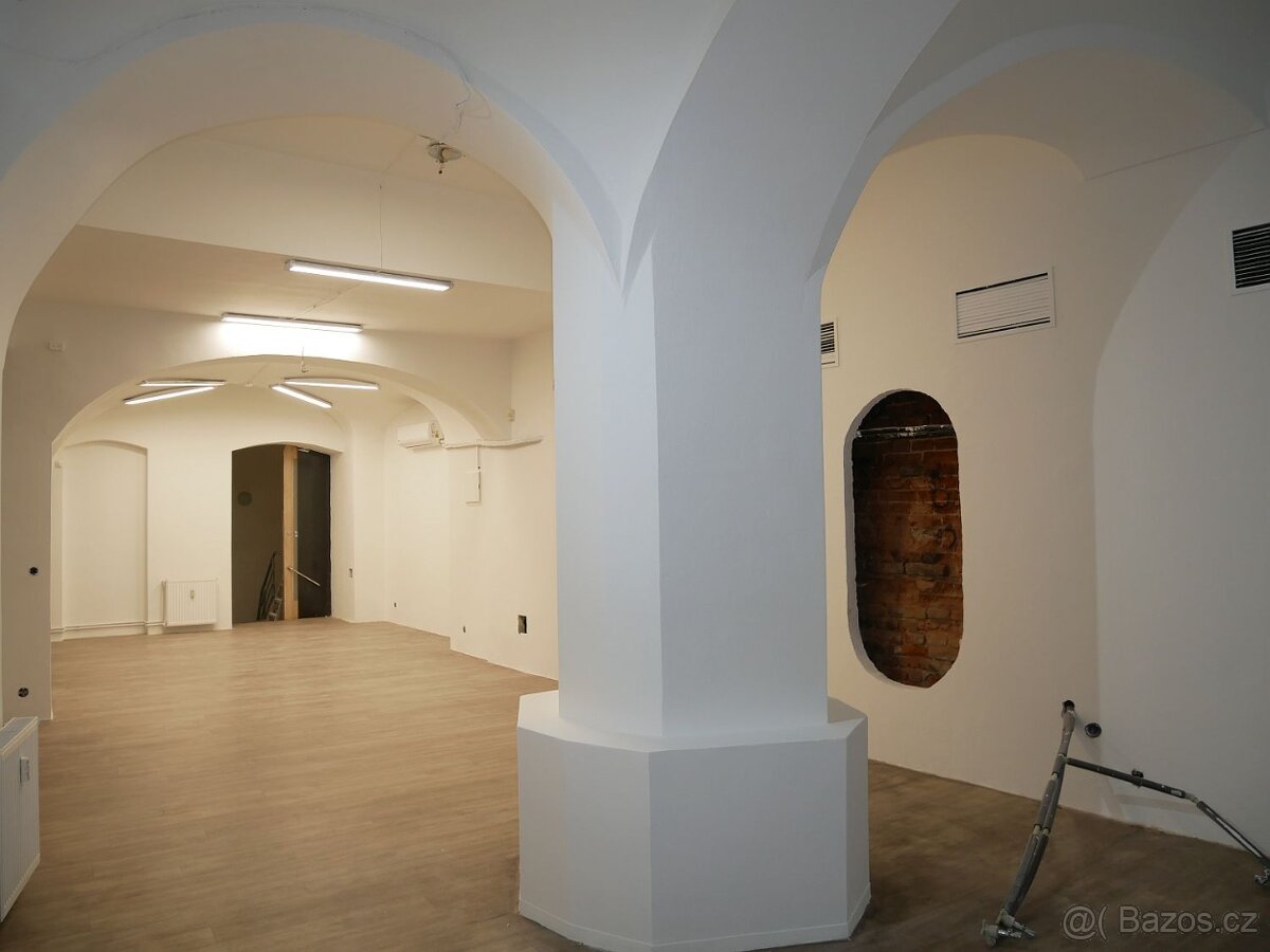 Pronájem restaurace 127m2 v centru města - 6