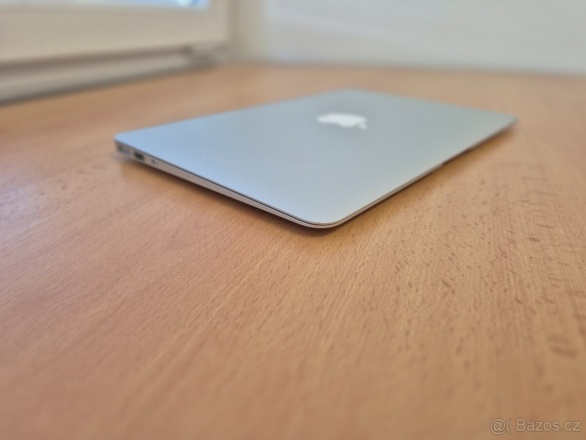 Apple Macbook Air 11 2015 - 6
