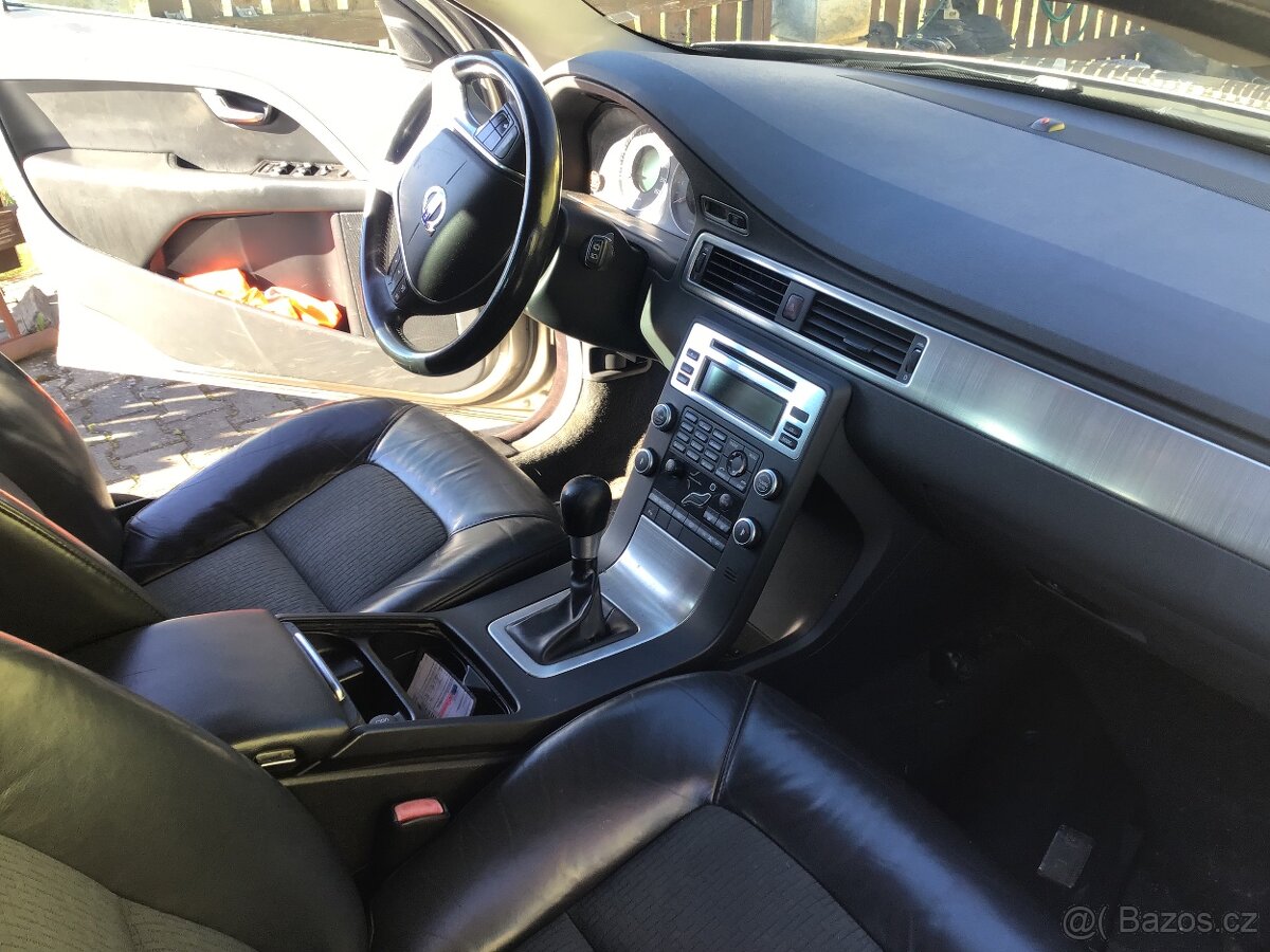 Prodam Volvo V70 2,5 Turbo Benzin,LPG,Rv.2009, SERVISKA - 6