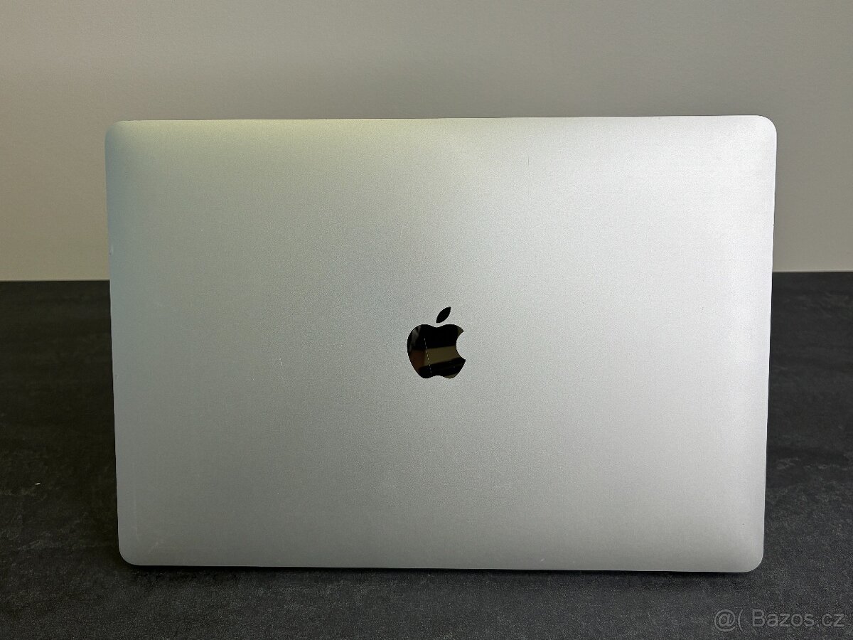 MacBook Pro 15'' 2018 / i7 / 16GB / 512GB SSD - DPH - 6