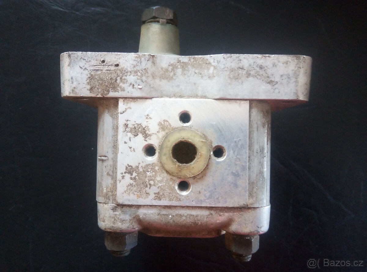 hydraulické čerpadlo 2 různé kusy - 6