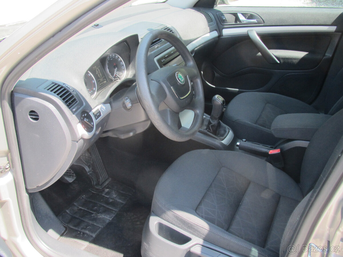 Škoda Oktavia 2 1.2 tsi - 6