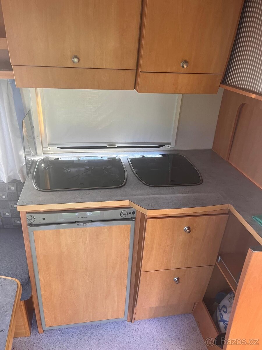 Karavan Eifelland E450 - 4místa - 6