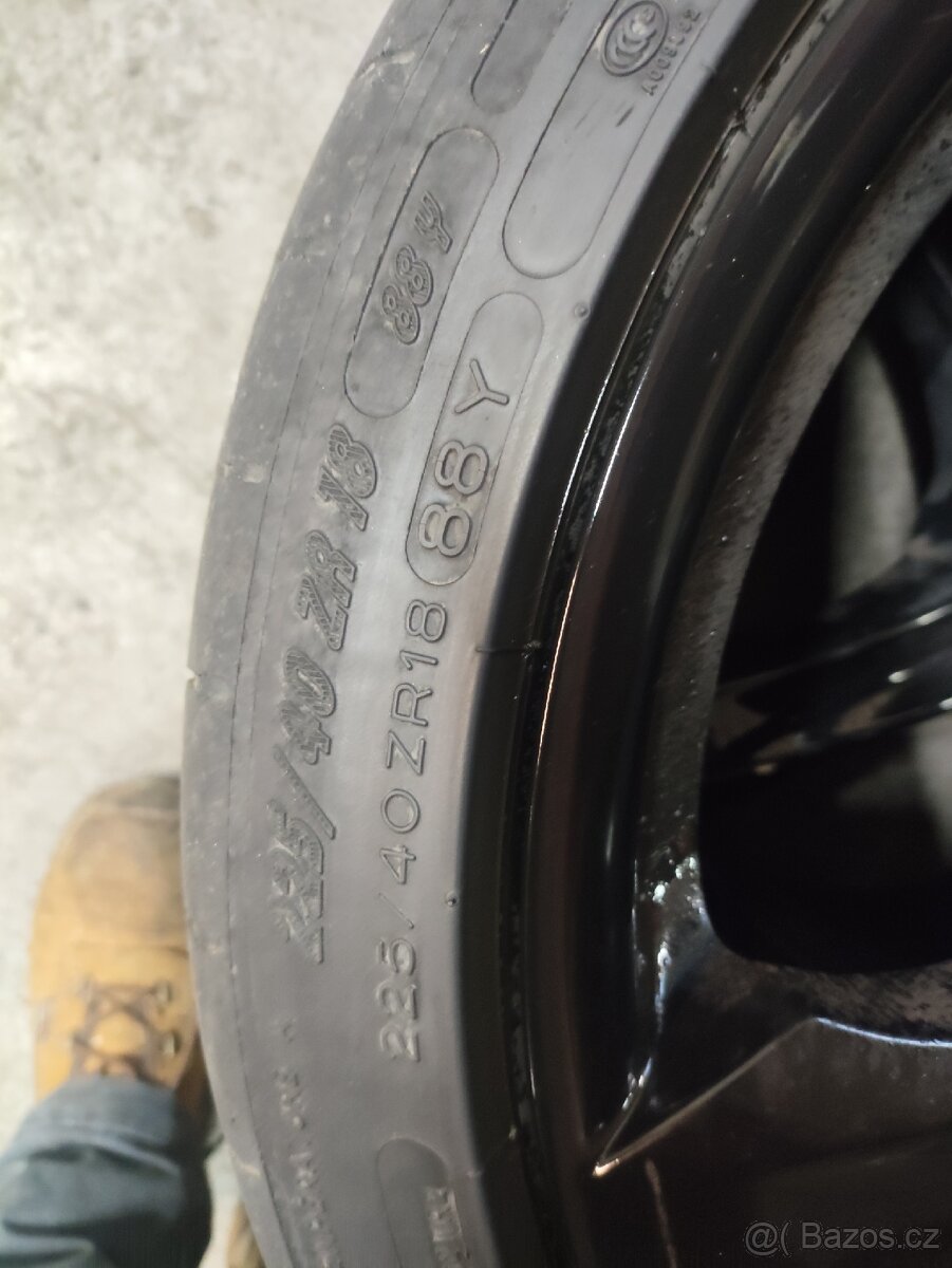 Letní pneu 225/40/18 - 6