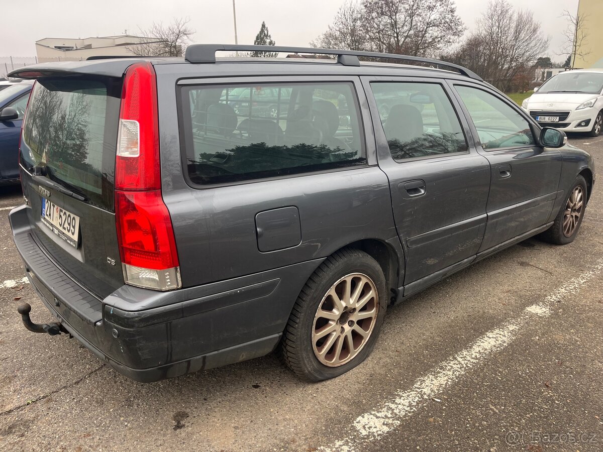 Volvo V70 2.4 D5 136 kW - náhradní díly - 6