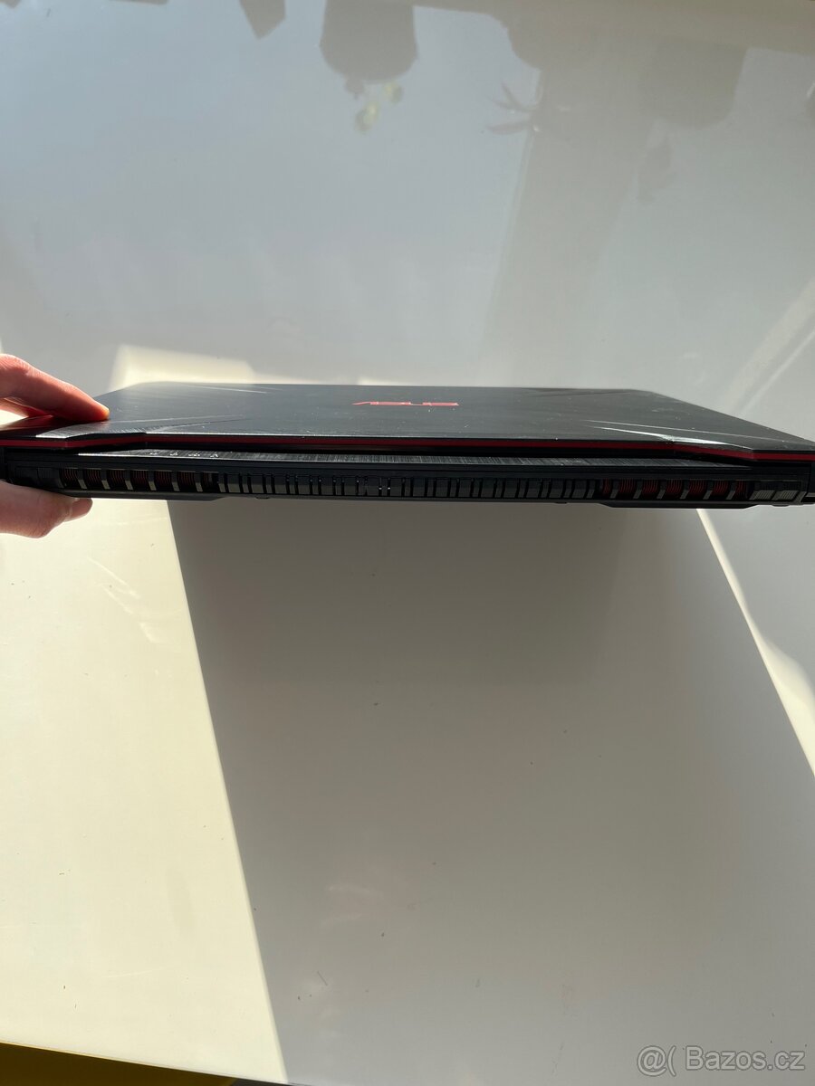 Herní notebook Asus TUF Gaming - 6